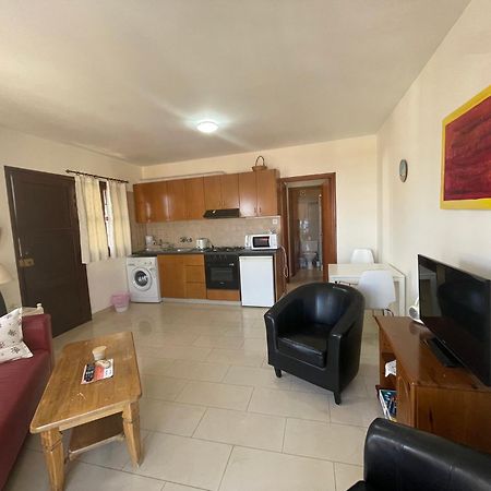 Sea View Apartments Писури Екстериор снимка