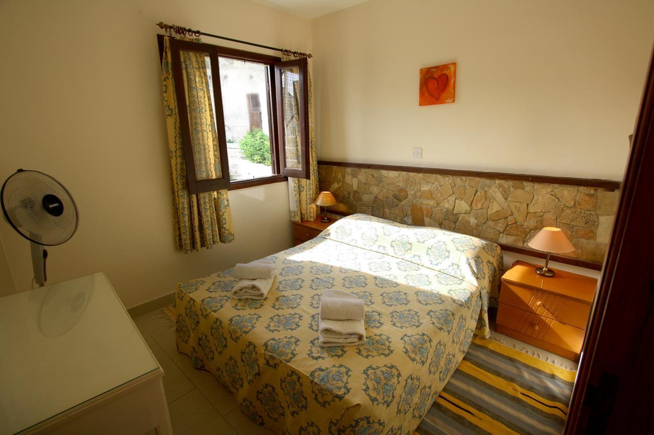 Sea View Apartments Писури Екстериор снимка