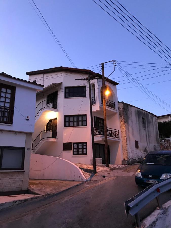 Sea View Apartments Писури Екстериор снимка